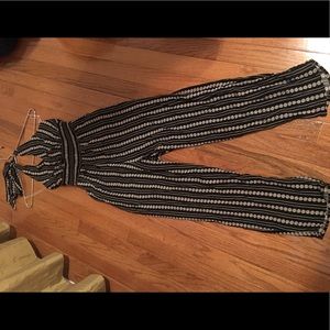 Tag on sexy Summer Halter Jumpsuit 🌺